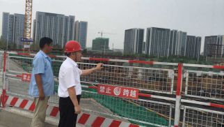 中景管理公司領(lǐng)導(dǎo)慰問一線項目監(jiān)理員工
